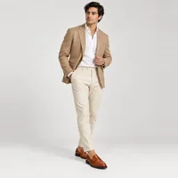 Giày lười Penny Loafer da bò Nâu — người mẫu mang phối đồ